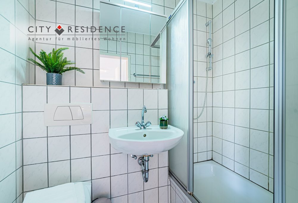 Frankfurt-Nordend: 1-Zi.  Wohnung, 30m², Luisenstr. , 1.355, Bad